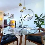 Boutique W Sea View And Private Rooftop Terace Apartman