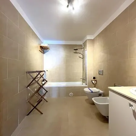 Boutique W Sea View And Private Rooftop Terace Apartment *