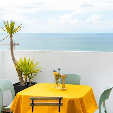 Boutique W Sea View And Private Rooftop Terace Apartment *